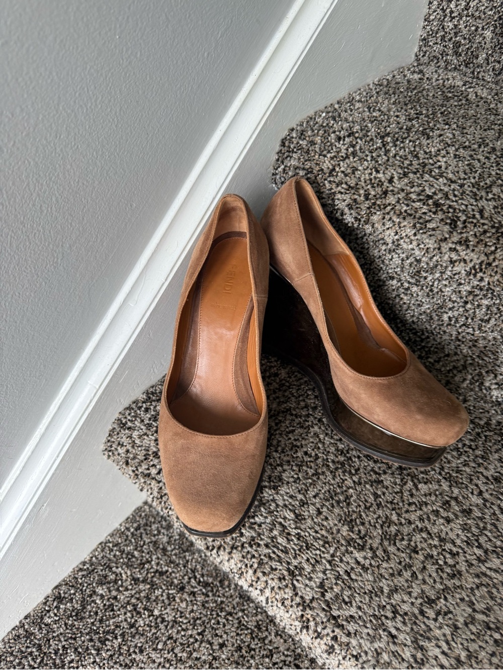 Fendi Platform Pumps in Brown sz 38